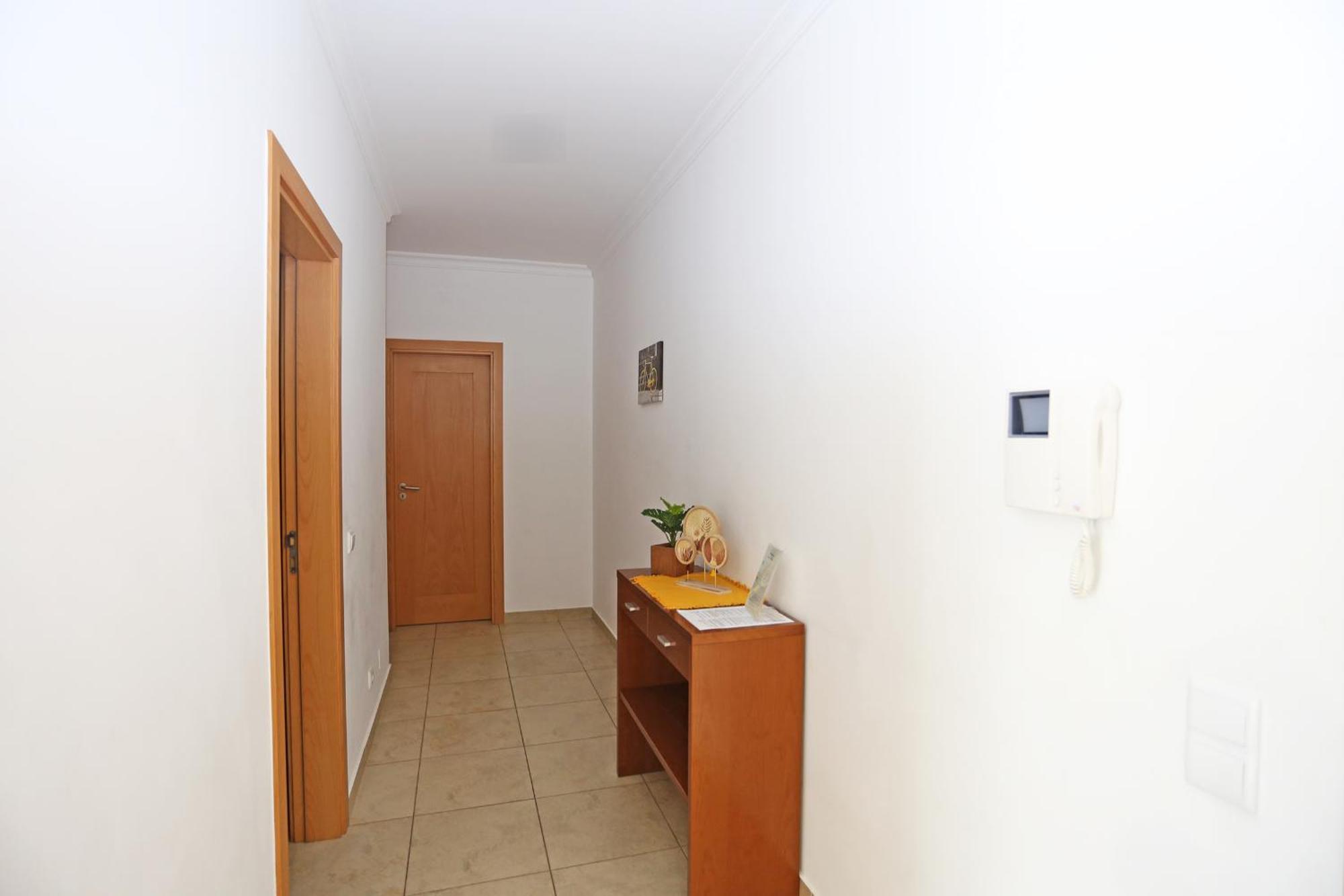 A04 - Large Modern 1 Bed Apartment With Pool Лагос Екстериор снимка